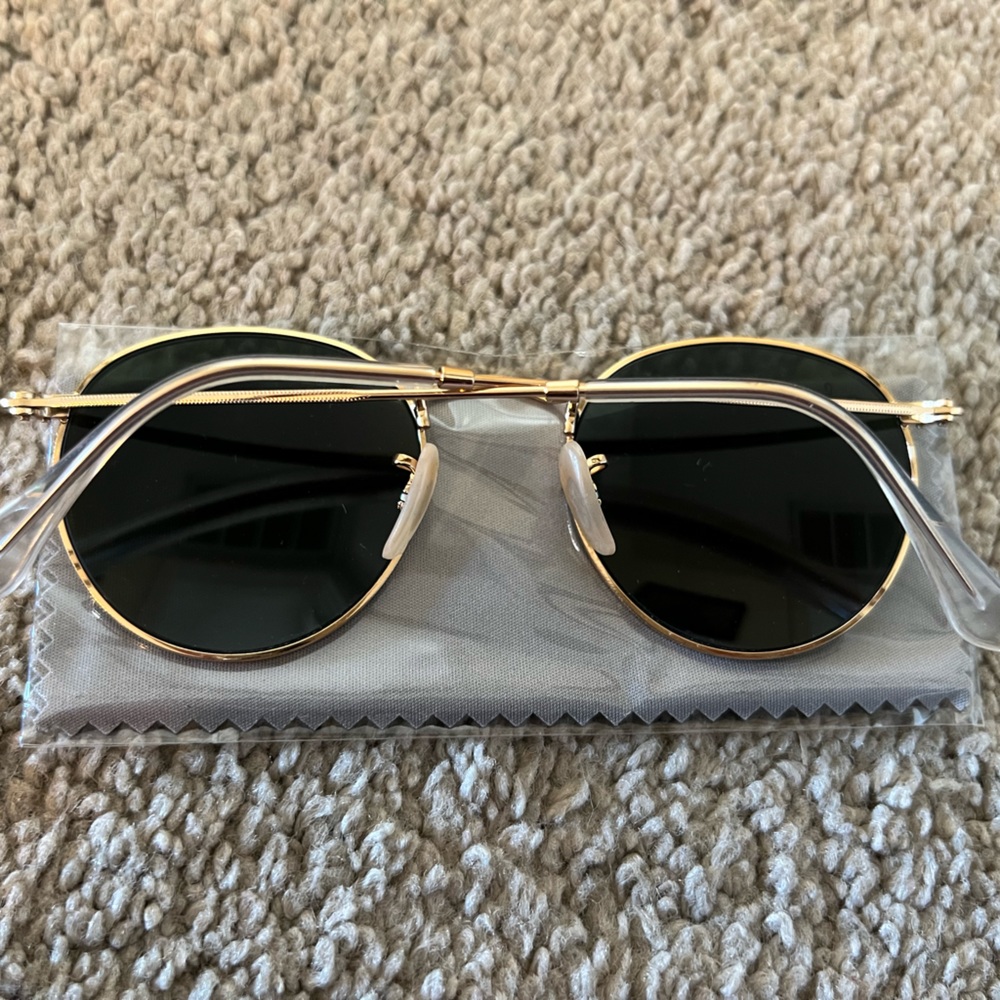 BRAND NEW ray ban. Never worn - Picture 3 of 5